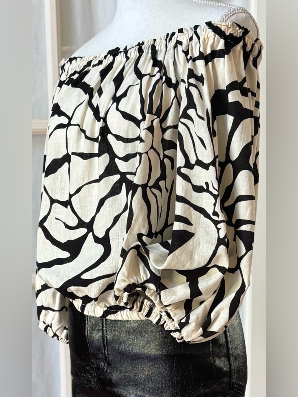 Rachel Zoe Off Shoulder Abstract Print Blouse Black White Peasant Top S